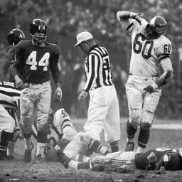 Frank Gifford’s CTE diagnosis casts the NFL’s sepia years in harsh light